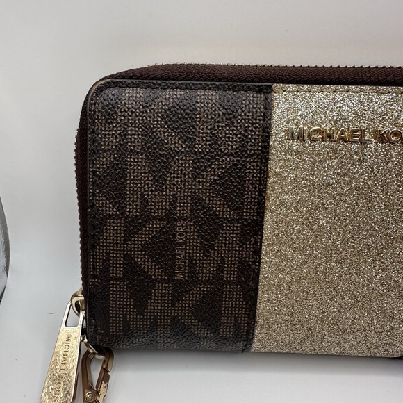 Michael Kors 7" Flat Wallet Center‎ Stripe Wristlet Clutch Card Holder Monogram - Picture 6 of 16